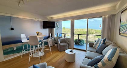 GOOD VIBES LAKEFRONT CONDO
