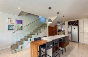 Dining - Stylish Family Retreat in the Heart of Fresnaye-JGM Property Rental (Cape Town)