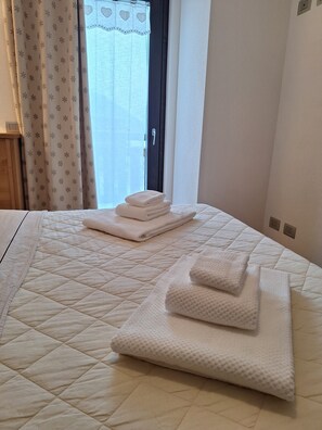 1 bedroom, iron/ironing board, free WiFi, bed sheets - Suite Panorama (Santa Lucia)