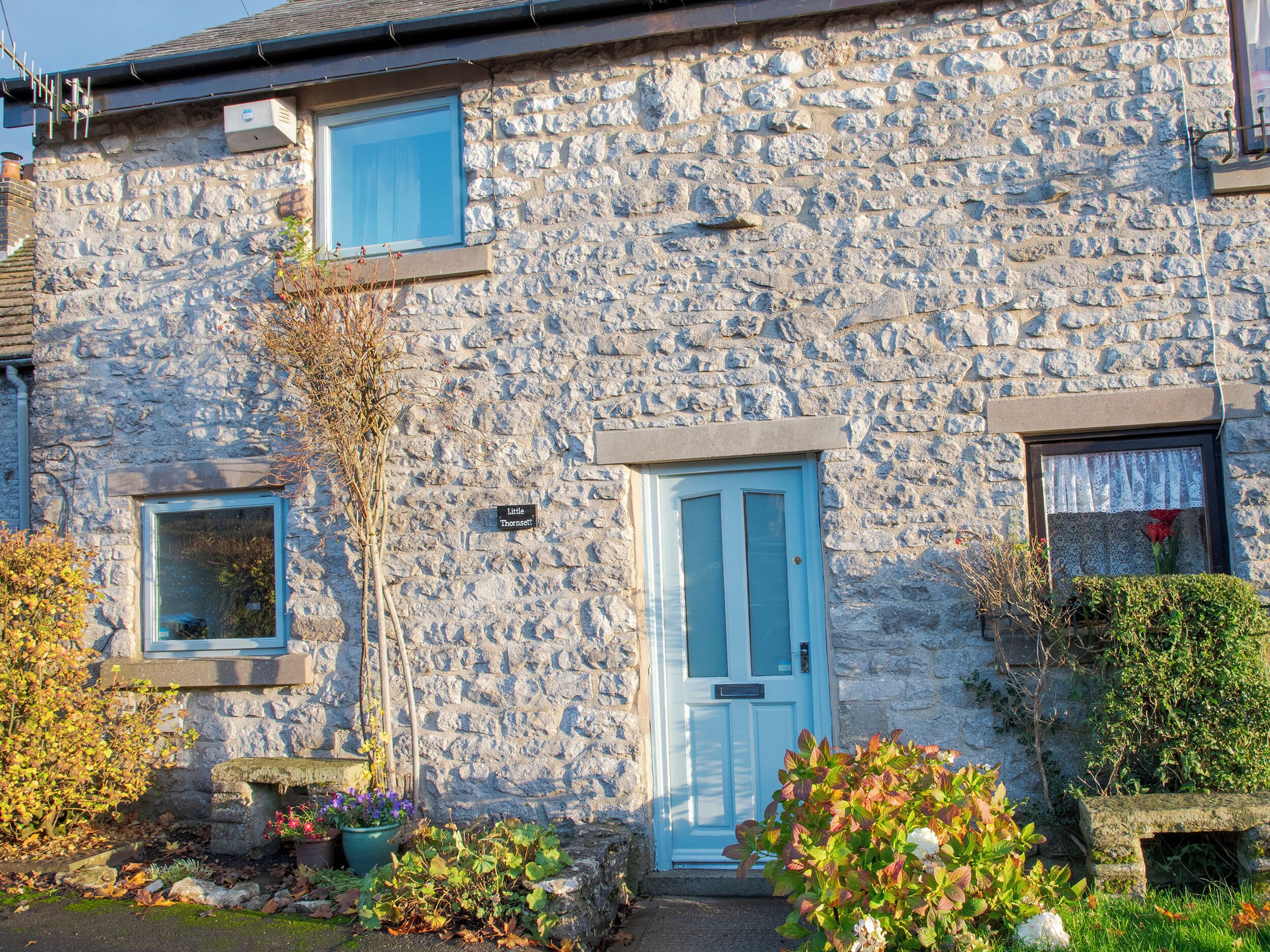 تفاصيل الفندق من الخارج