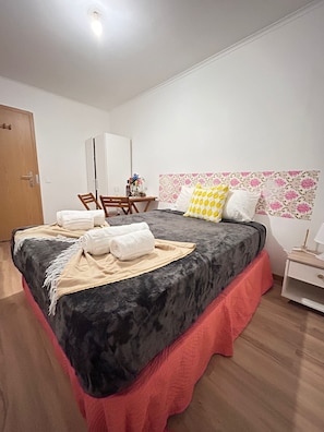 1 bedroom - Room-charming Lisbon Apartment in Quiet (Lisbon)