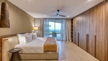 Desk, iron/ironing board, WiFi, bed sheets