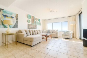 TV, DVD player, offices - **Exclusive Private Pier** Four Seasons 803W - Stunning West-Corner Condo Gulf Views (Orange Beach)