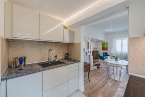 Fridge, microwave, oven, dishwasher - Apartments Florence - Blumberg (Firenze)