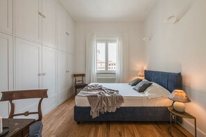 3 室のベッドルーム、アイロン / アイロン台、WiFi (無料)、ベッドシーツ