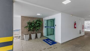 Basic Apartment | Interior