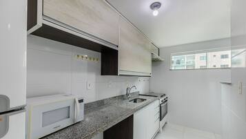 Basic Apartment | Private kitchen