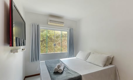 2 habitaciones y wifi gratis . Apt 2 Bedrooms 200 m From the Beach Mao0203