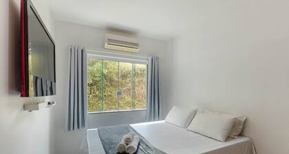 Apt 2 Bedrooms 200 m From the Beach Mao0203