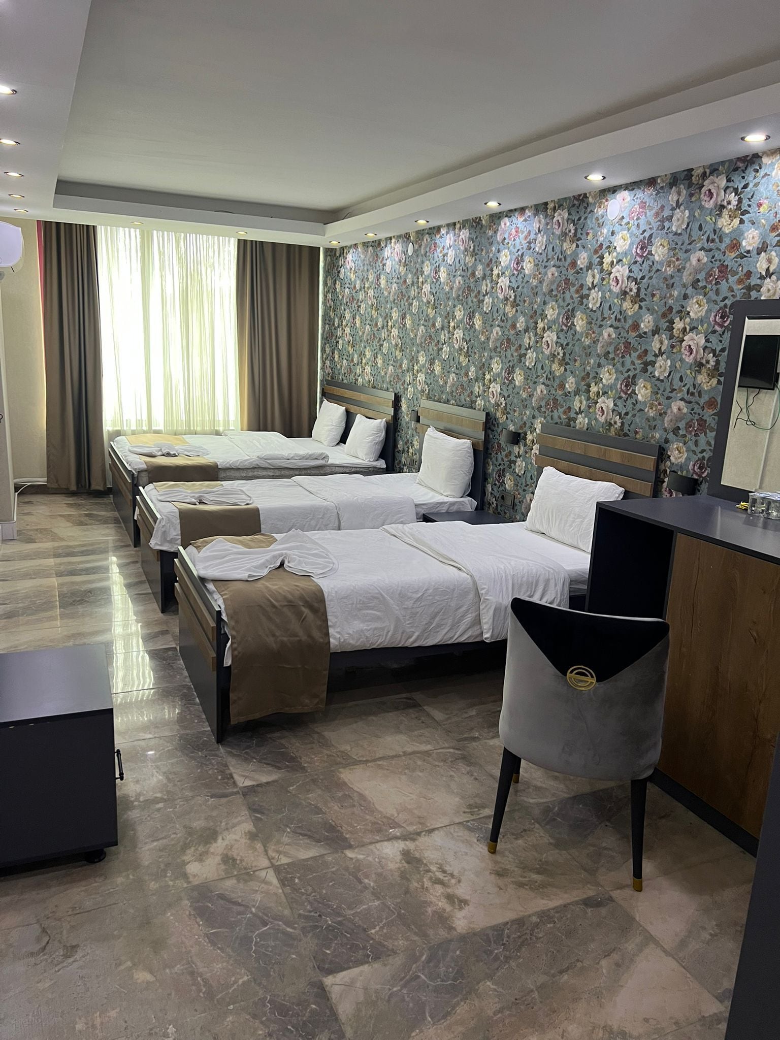 Standard Quadruple Room, City View