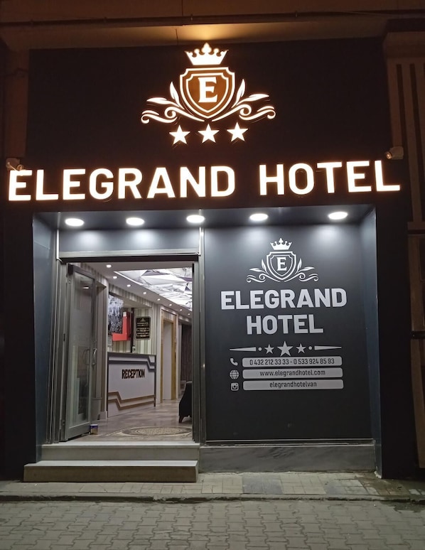 Exterior - ELEGRAND HOTEL (Van)