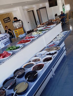 Free daily buffet breakfast - ELEGRAND HOTEL (Van)