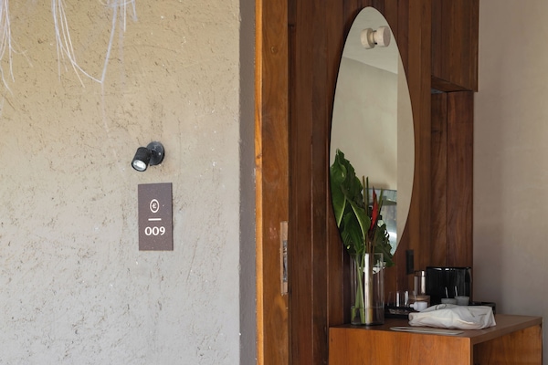Bungalow Deluks, pemandangan laut terbatas | Interior