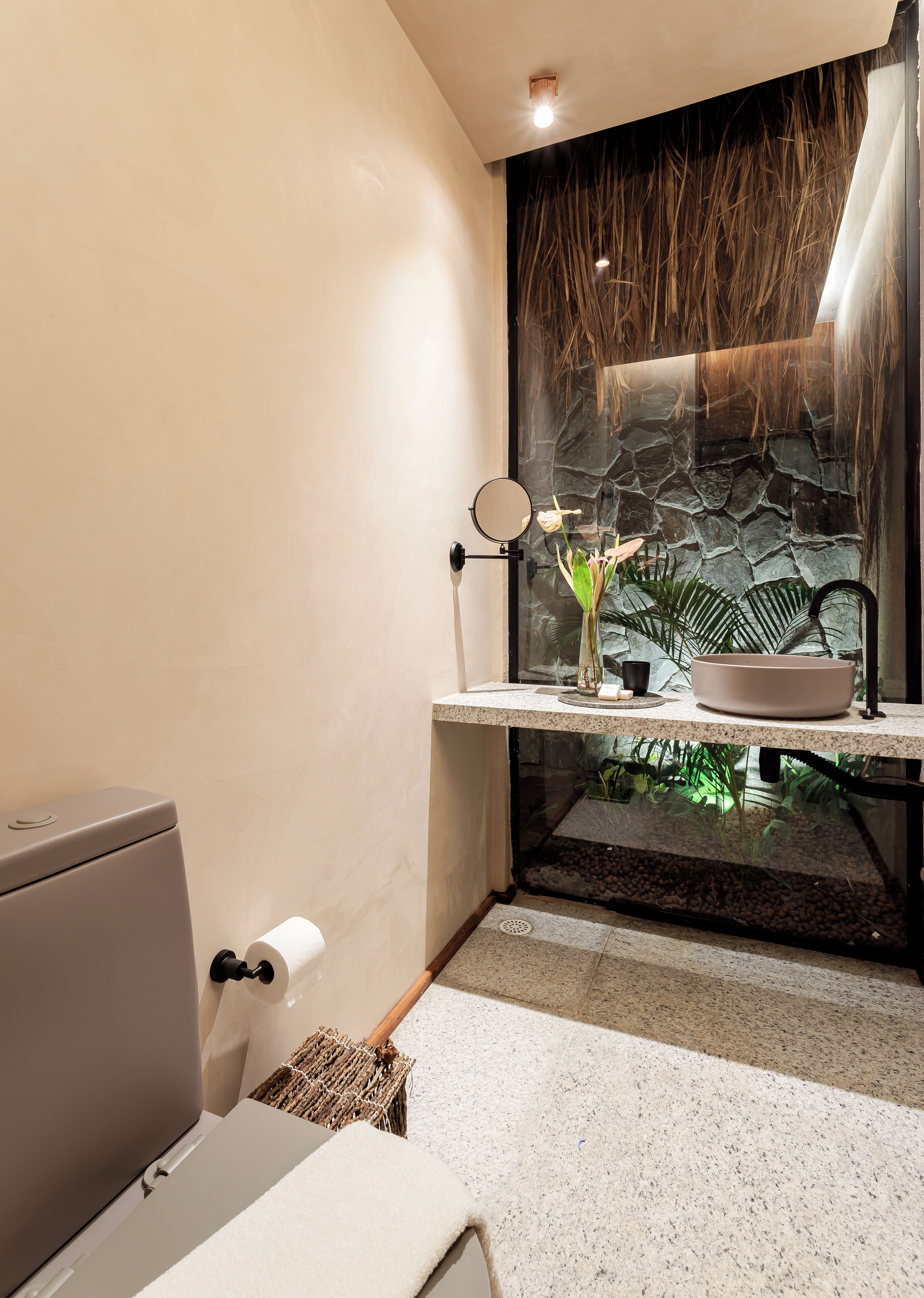 Dusche, kostenlose Toilettenartikel, Haartrockner, Bademäntel