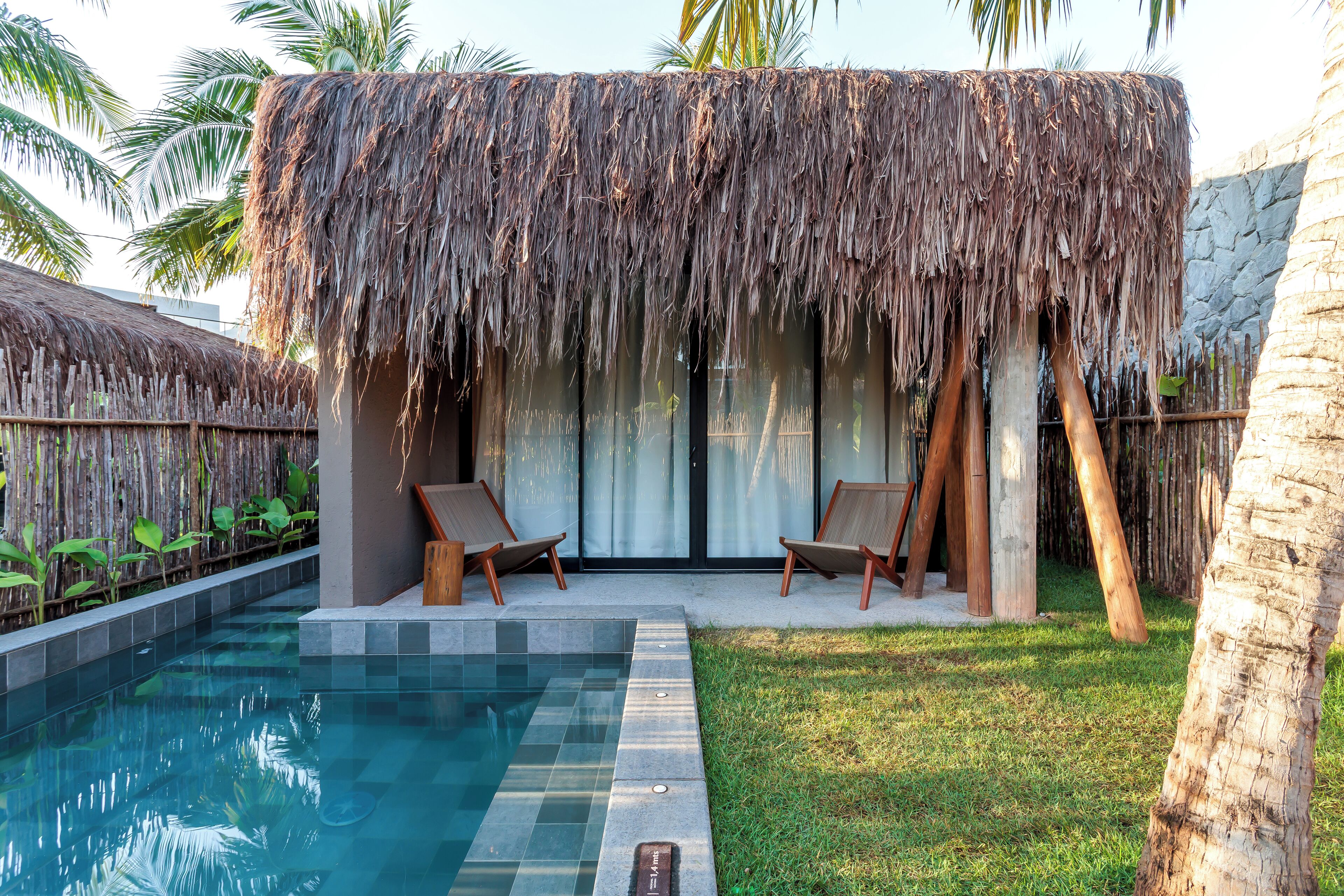 Caja de seguridad en la habitación y escritorio 