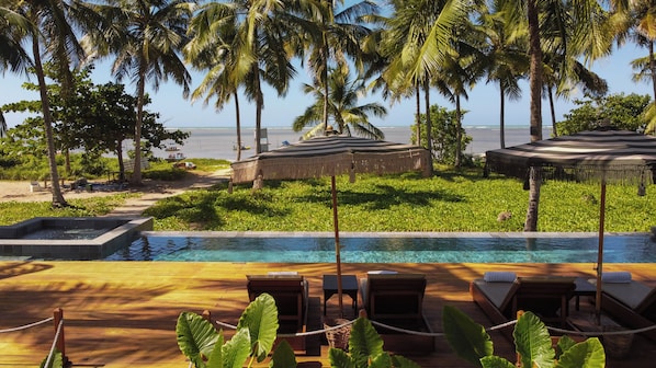 15 outdoor pools