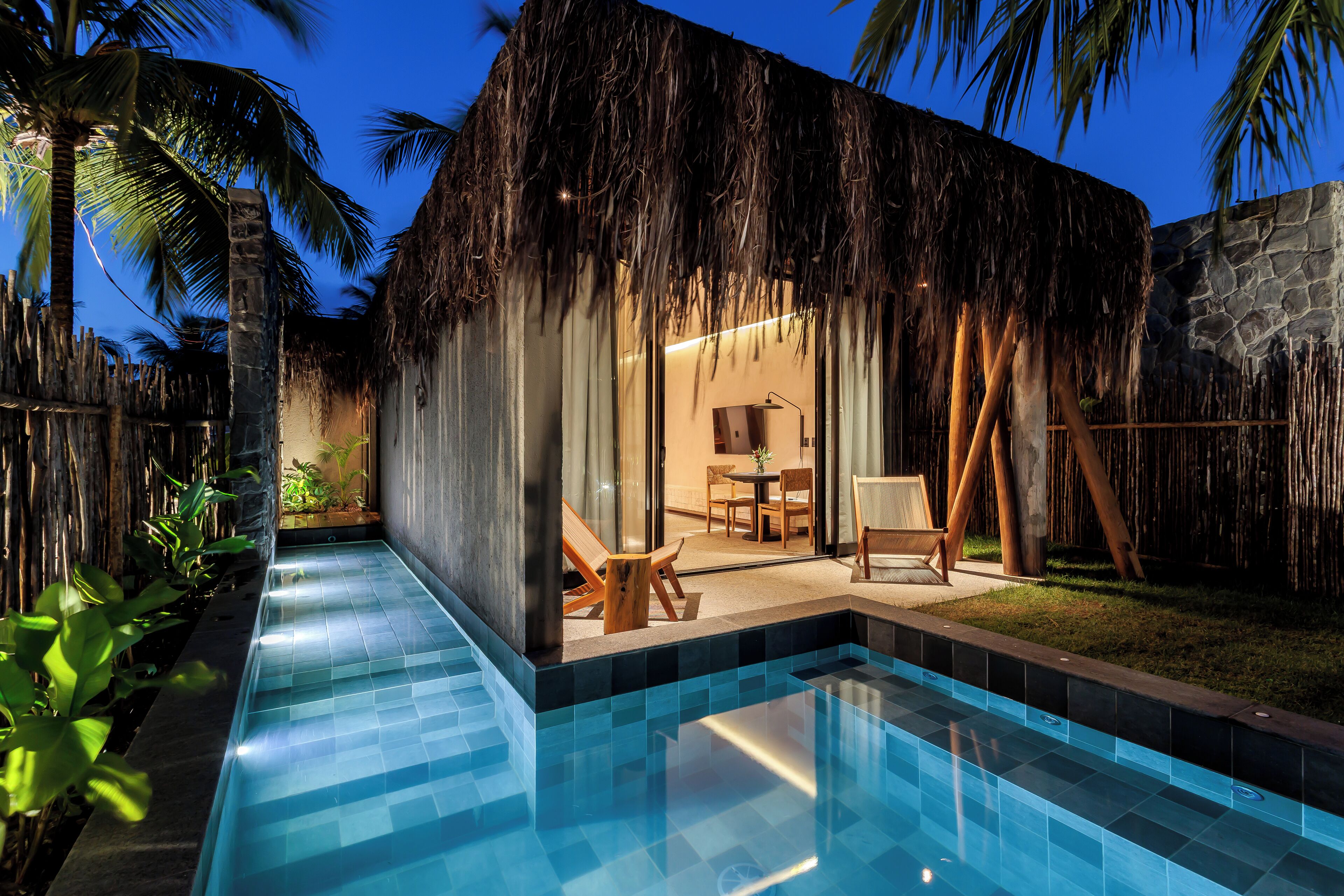 Coffre-fort, bureau, espace de travail pour ordinateurs portables