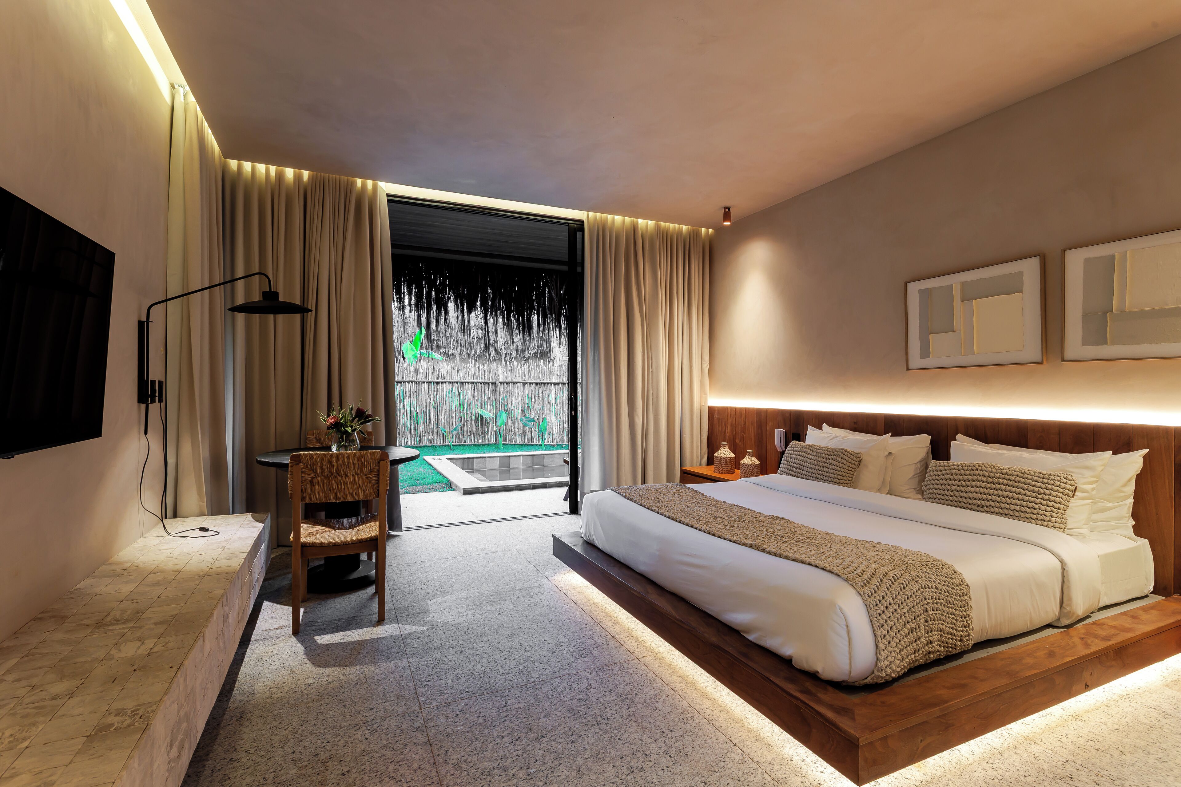 Bungalow Deluxe, quang cảnh vườn | Két bảo mật tại phòng, bàn, khu vực làm việc phù hợp cho laptop 