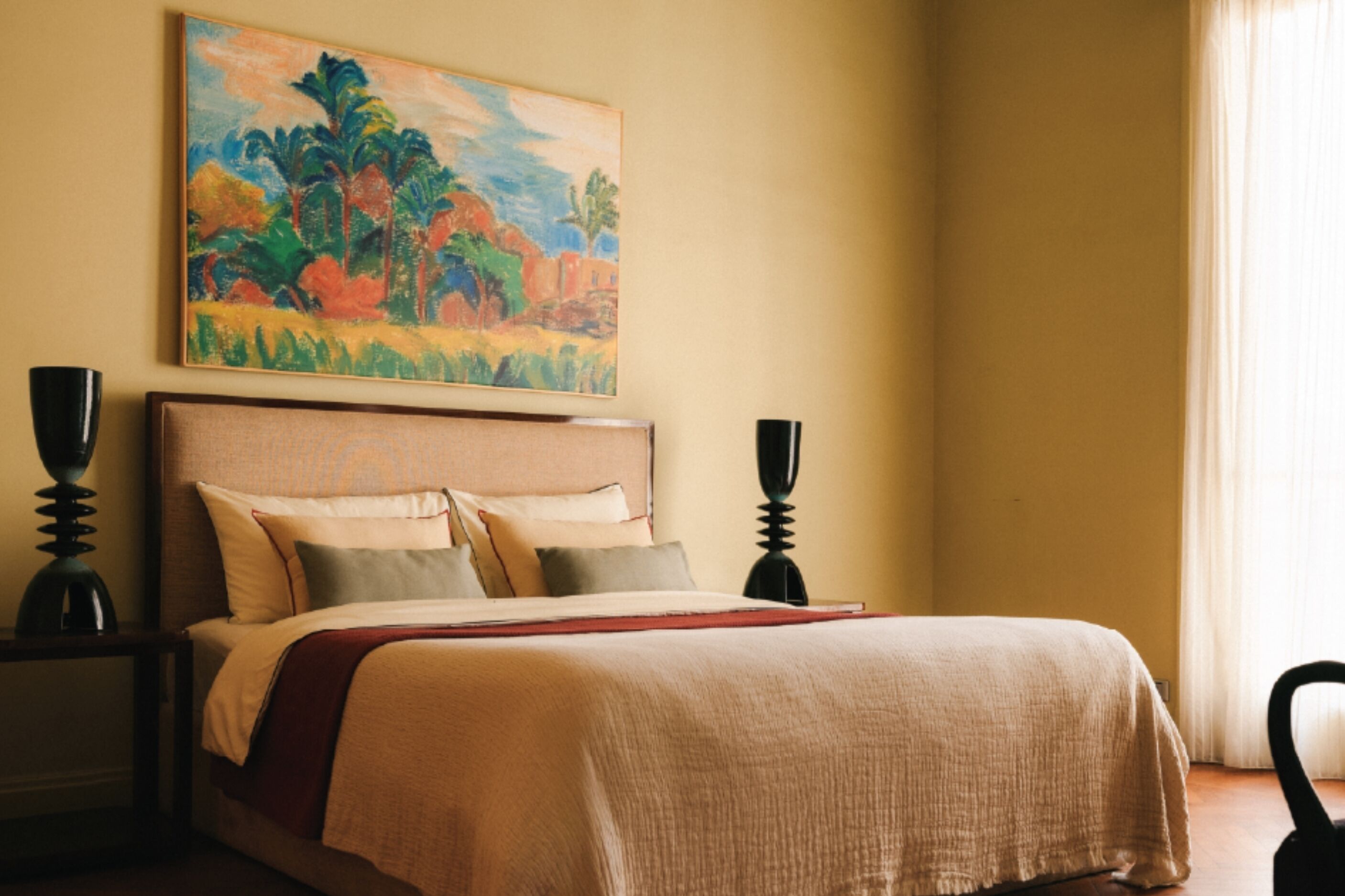 Free WiFi, bed sheets