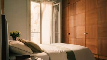 Apartment, 2 Bedrooms, Kitchenette, City View | Free WiFi, bed sheets