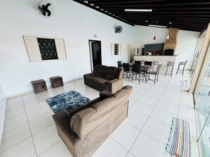 Interior - Heated pool, air conditioning, Wi-Fi, near the park. (Olimpia)