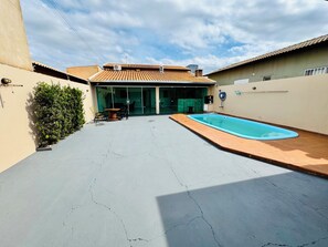Pool - Heated pool, air conditioning, Wi-Fi, near the park. (Olimpia)