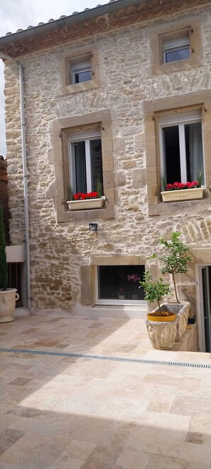 Fachada de la propiedad