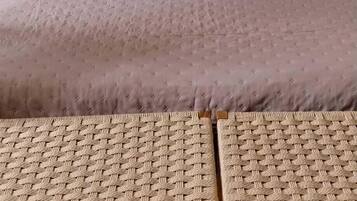 Deluxe kamer | Een kluis op de kamer, verduisterende gordijnen, gratis wifi