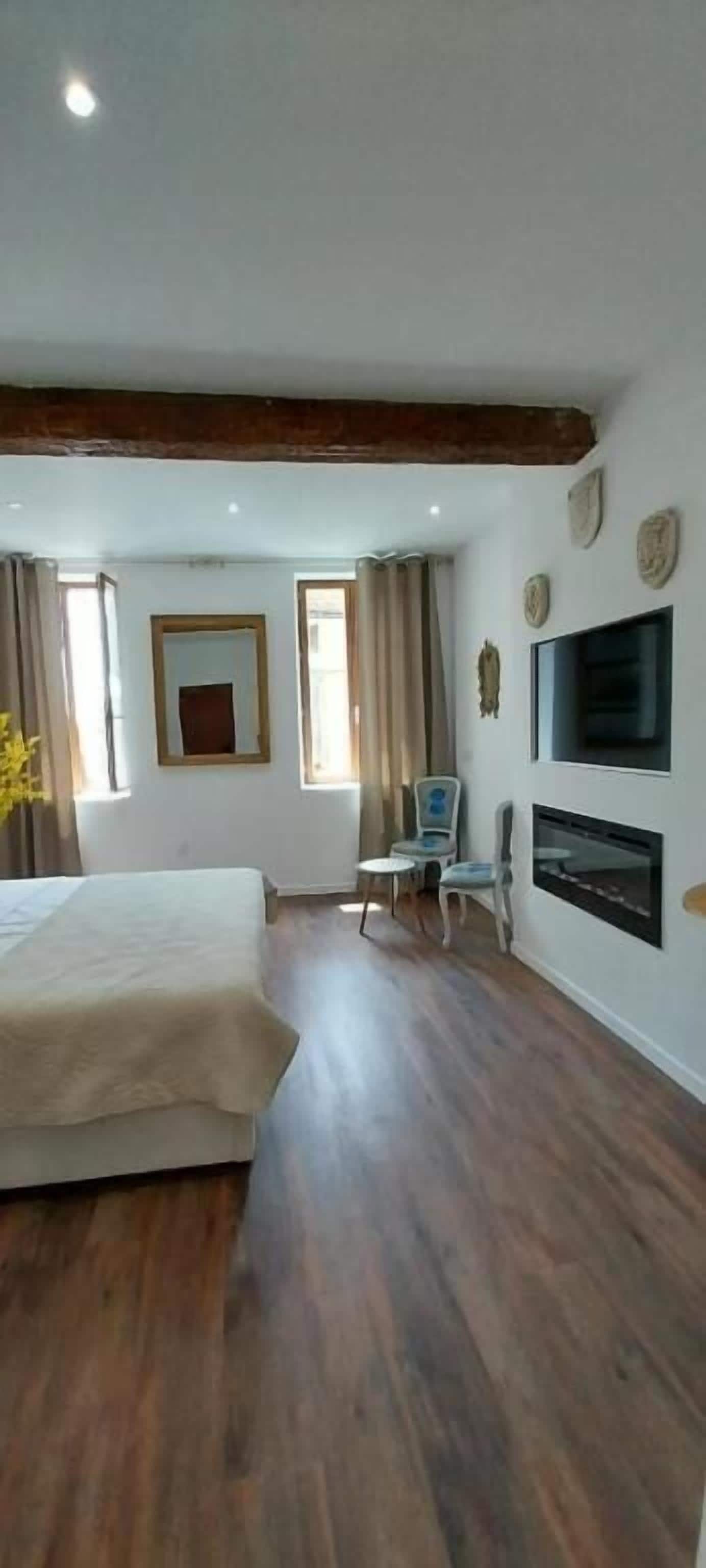 客房內保險箱、遮光布/窗簾、免費無線上網