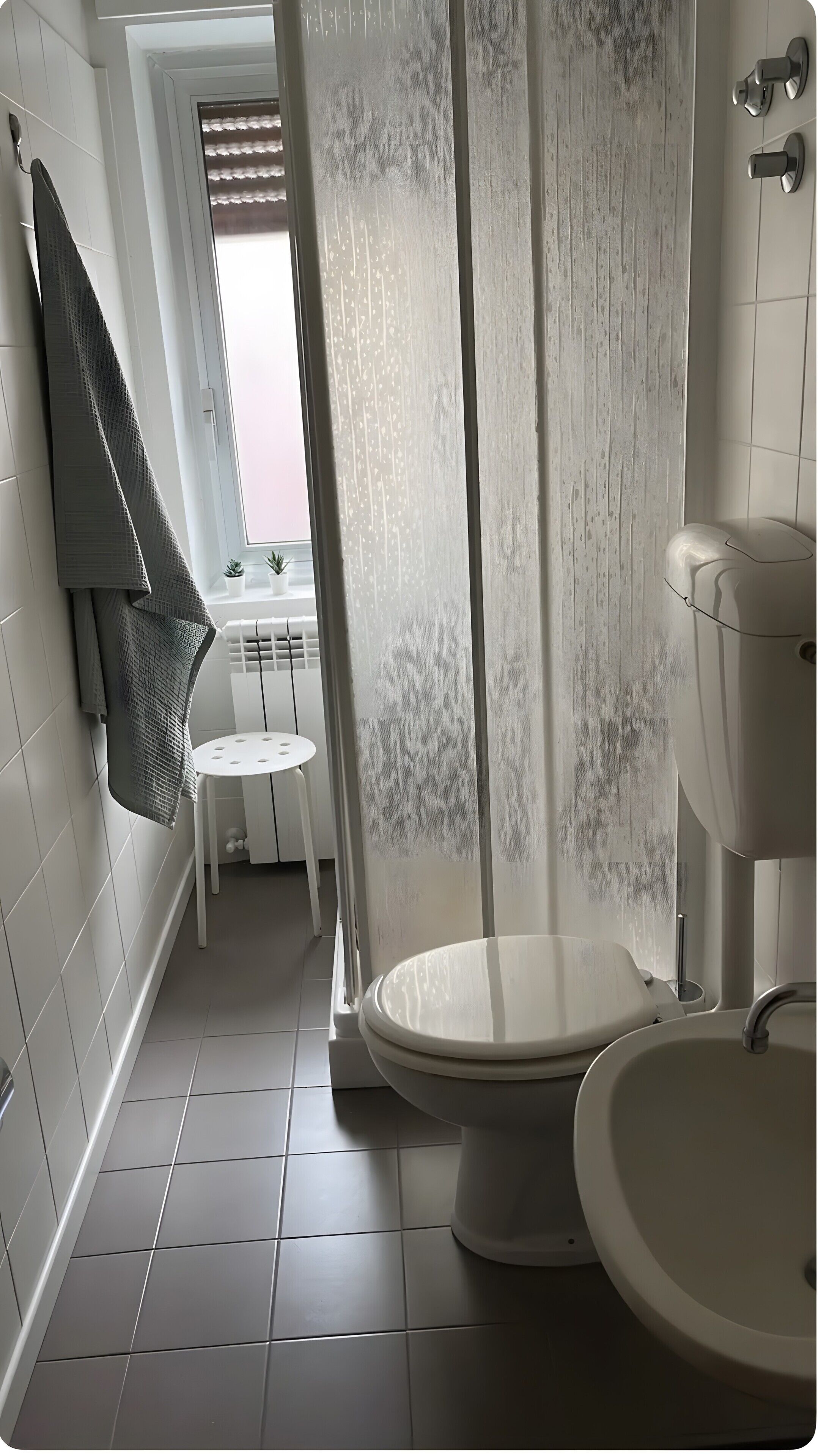 Een douche, een haardroger, handdoeken