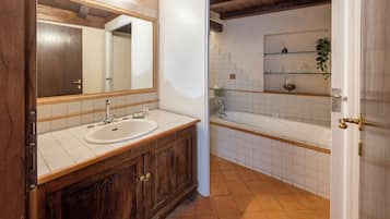 Apartment | Bathroom