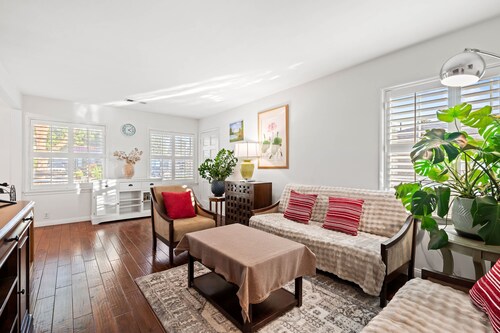 Cozy Pasadena Home Steps From Rose Bowl w Parking