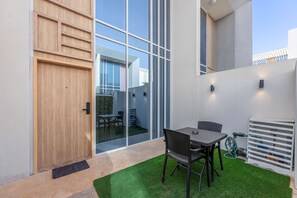 Apartment - Stayshort - Cozy 1BR Townhouse Loft Style Located in Rukan Community (Dubai)