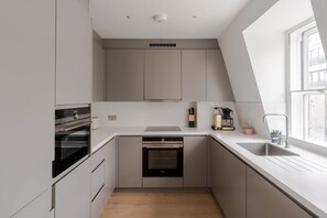Apartment - The Portland Penthouse - Marylebone - by Frankie (London)