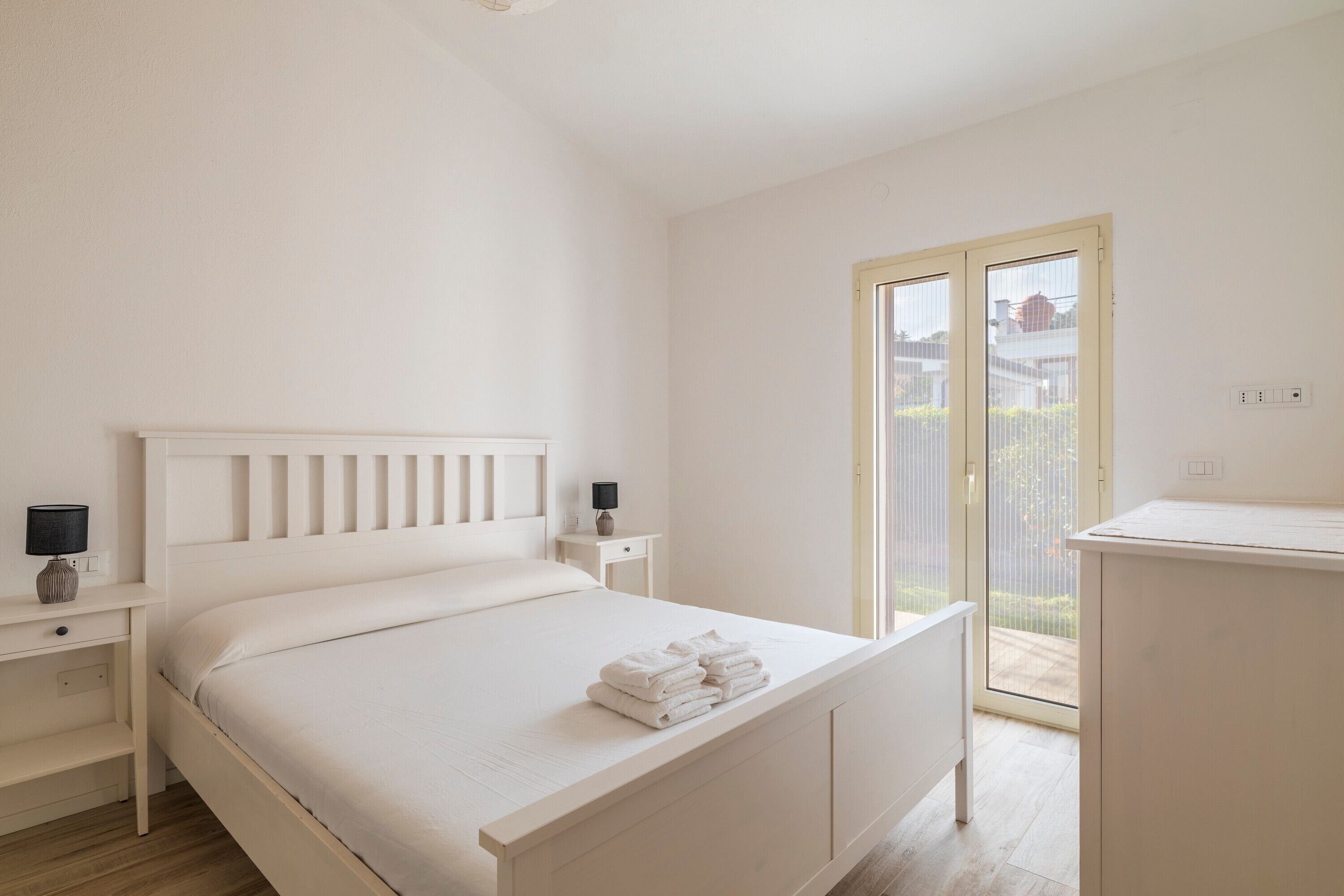 3 slaapkamers, een strijkplank/strijkijzer, wifi, beddengoed