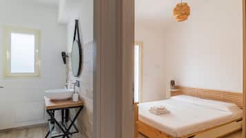 3 chambres, fer et planche à repasser, Wi-Fi, draps fournis