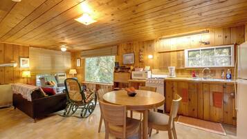 Apartment (0 Bedroom) | Interior