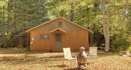 Cozy 'rivershire Retreat Cabin' Near Traverse City