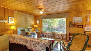 Apartment (0 Bedroom) | Interior