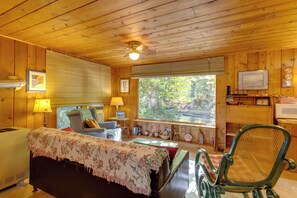 Apartment (0 Bedroom) | Interior