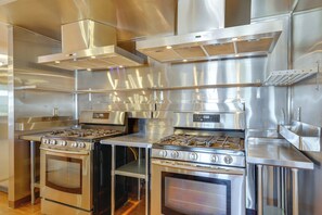 House (4 Bedrooms) | Interior - Huge Kitchen & Open Interior: Pueblo Group Getaway (Pueblo)