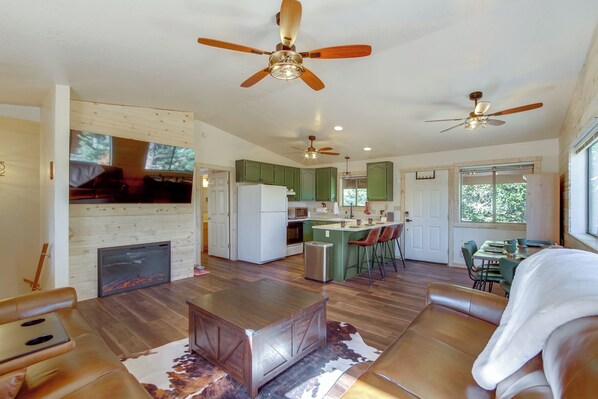 House (3 Bedrooms) | Front of property