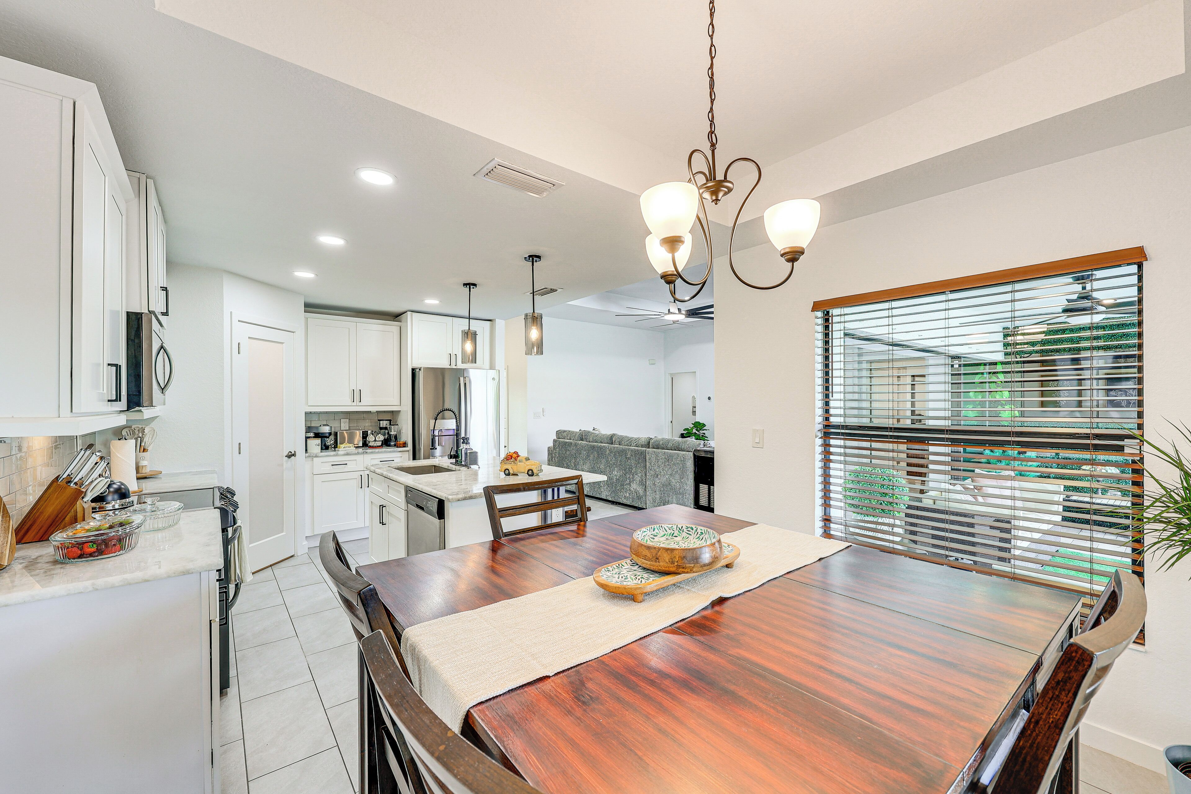 House (4 Bedrooms) | Interior