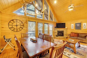 House (2 Bedrooms) | Interior - Private Hot Tub! Pet-friendly Cabin 4 Mi to Gsmnp (Gatlinburg)