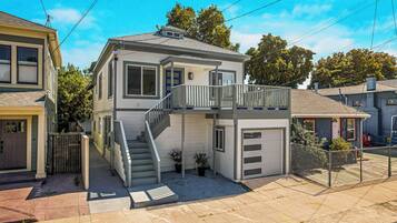 House (3 Bedrooms) | Front of property