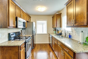 House (2 Bedrooms) | Interior