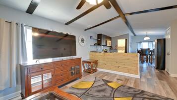 House (2 Bedrooms) | Interior