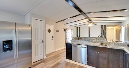 Heart of Greensboro: Pet-friendly Gem 3 Mi to Dtwn