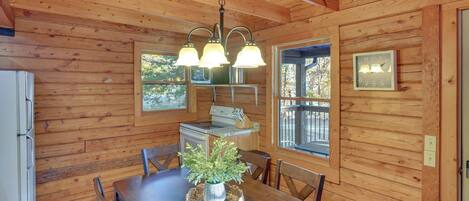 House (3 Bedrooms) | Interior