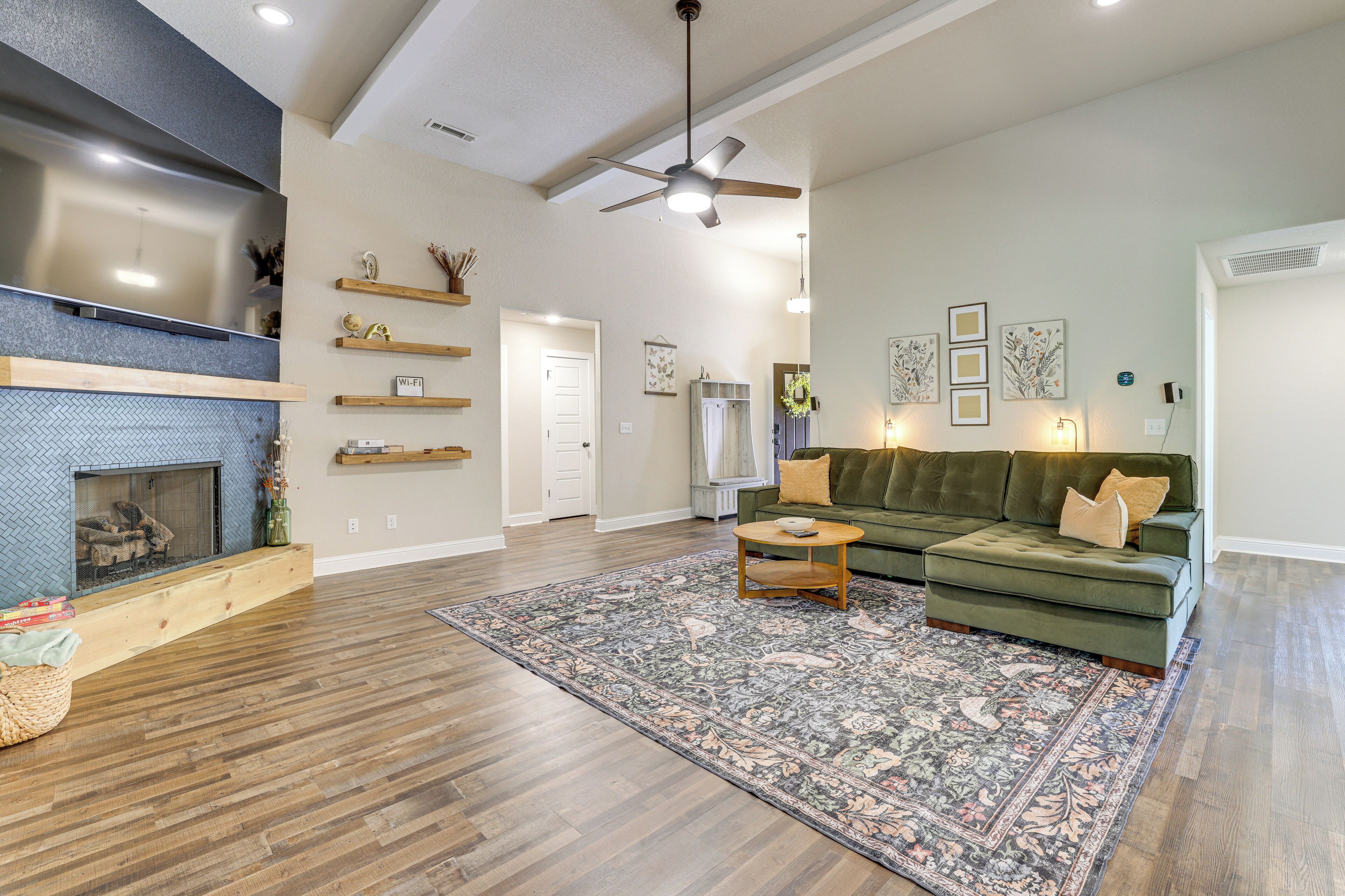 House (3 Bedrooms) | Front of property
